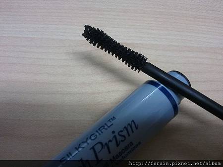 SilkyGirl-Lash Prism Waterproof Mascara-01 Blackest Black-03