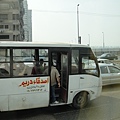 開羅市區的公車都不關門的耶!超危險