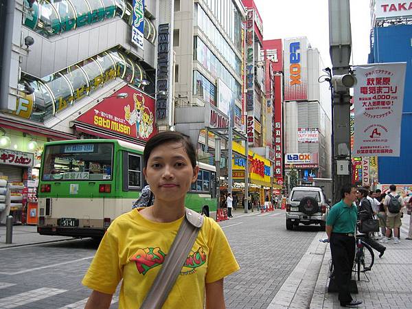 秋葉原，賣一大堆電器的地方