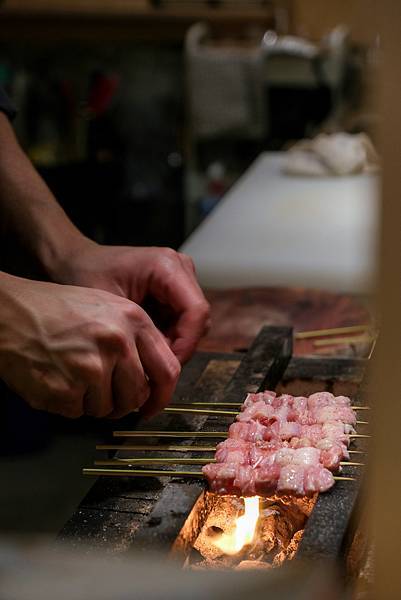 《台中》隱身在西區模範市場內的無菜單日式燒鳥 鳥室 TORI