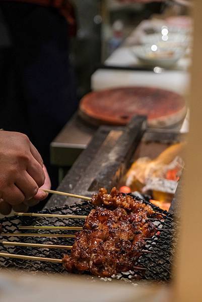 《台中》隱身在西區模範市場內的無菜單日式燒鳥 鳥室 TORI