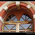 哥德及巴洛克式建築的窗戶,很有古典的感覺