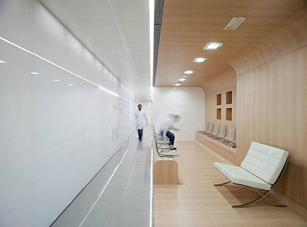 Dental-office-by-Estudio-Arquitectura-Hago-Malaga-Spain-11