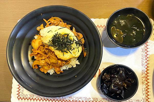 泡菜蓋飯,韓式套餐,赤客異國料理,正面照