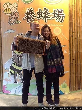 香港：李先生，何小姐夫婦，與爸媽在福園養蜂場留影!