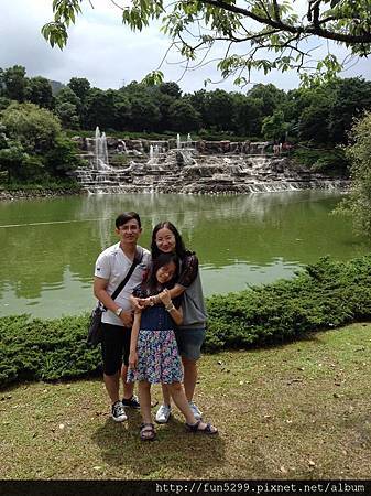 澳門：黃先生,陳小姐與女兒在新社古堡莊園