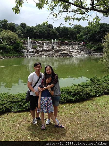 澳門：黃先生,陳小姐與女兒在新社古堡莊園