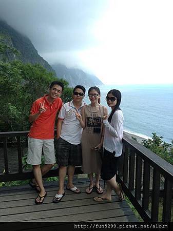馬來西亞 蘇家兄妹與表兄在花蓮-清水斷崖。