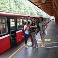 北京朱先生全家在阿里山-奮起湖火車站!