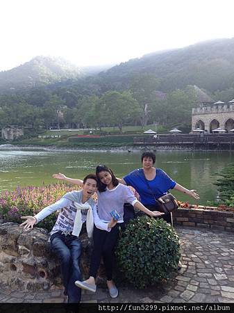 馬來西亞，吉隆坡：秀云，易發，媽媽，在新社古堡花園~