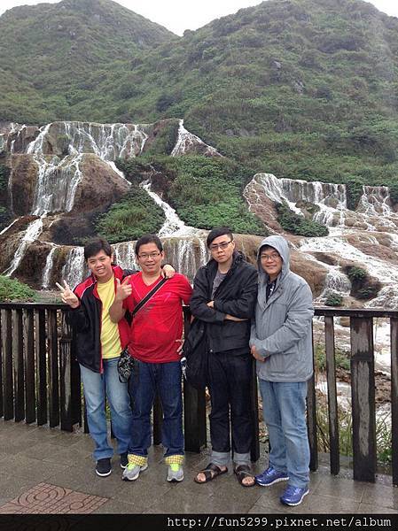 馬來西亞-吉隆坡~張、馬、劉、殷，四位帥哥~在黃金瀑布。