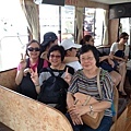 新加坡-孫'S、楊'S、朱'S~三位女士~在日月潭搭船遊湖。