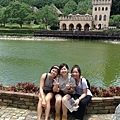香港：袁小姐與兩位好友在新社古堡莊園~