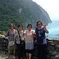 香港 黃、廖、鍾、鄧~四位女士~在清水斷崖。