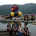 香港 黃、廖、鍾、鄧~四位女士~在鯉魚潭。