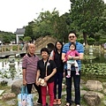 馬來西亞 庄先生、麥小姐~全家福在中台禪寺