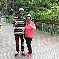 香港 陳先生、李女士夫婦~在太魯閣國家公園-燕子口。