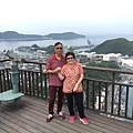 香港 陳先生、李女士夫婦~在南方澳觀景平台。