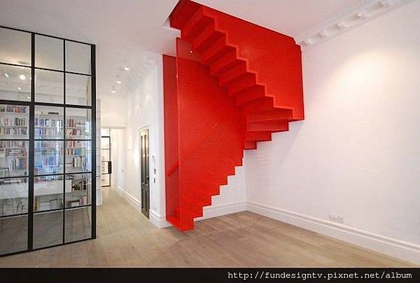 Hanging-Red-Stairs-in-London-House-1.jpg