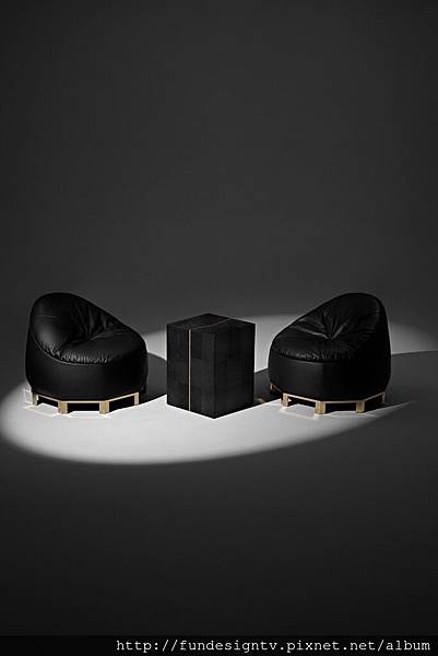 alexander-wang-bean-bag-furniture-collection-07-683x1024 alexander-wang-bean-bag-furniture-collection-07-683x1024