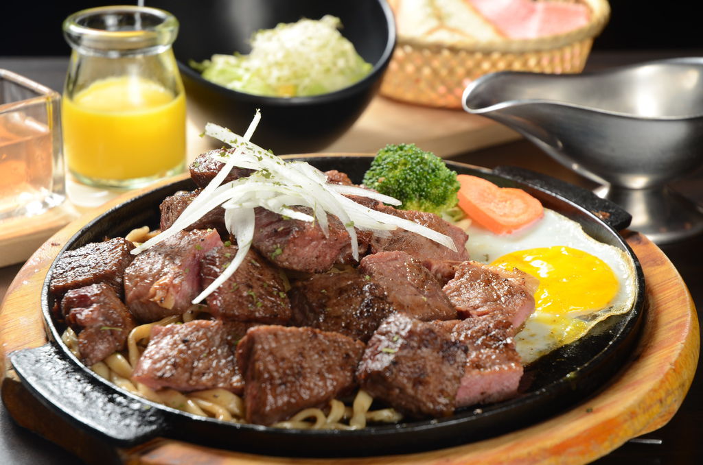 甩子沙朗牛肉吃來嫩鮮多汁.JPG 甩子沙朗牛肉吃來嫩鮮多汁.JPG