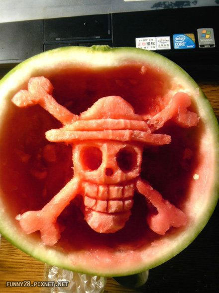 這絕對是海賊迷，能把西瓜吃成這樣