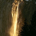 優勝美地國家公園的馬尾瀑布
