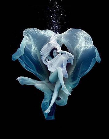 Michael-David-Adams-underwater9.jpg