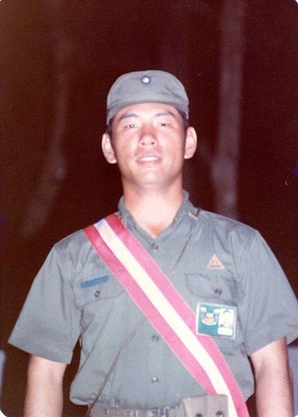 芳輝 '83  金門 72年中秋 時任連長 擔任營值星120 - 複製.jpg
