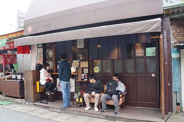 【台北│忠孝安和站】台北很有味道的小店，雞豬牛咖哩任你選─寅樂屋咖哩