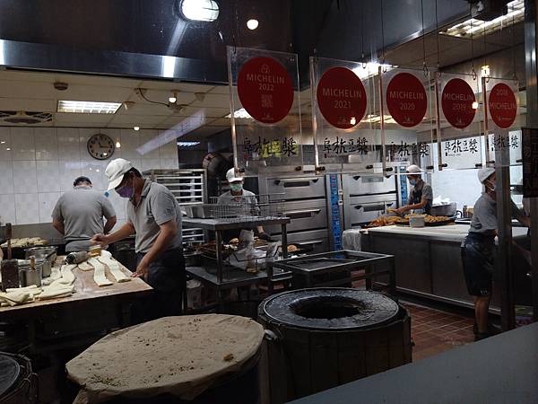 【台北+新北+宜蘭】歐美朋友來台,北台灣推薦行程!DAY1 【台北+新北+宜蘭】歐美朋友來台,北台灣推薦行程!DAY1