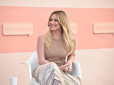 hilary-duff-blogher-1.jpg