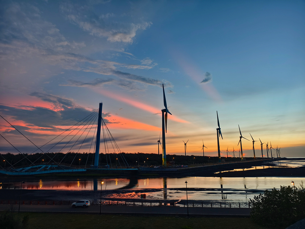 高美濕地豪華露營｜蟬說：夕陽漫漫｜一泊二食｜日式刨冰咖啡廳｜
