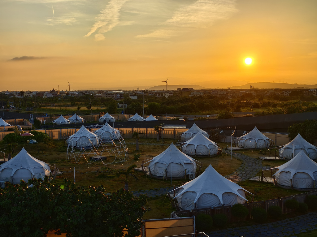 高美濕地豪華露營｜蟬說：夕陽漫漫｜一泊二食｜日式刨冰咖啡廳｜