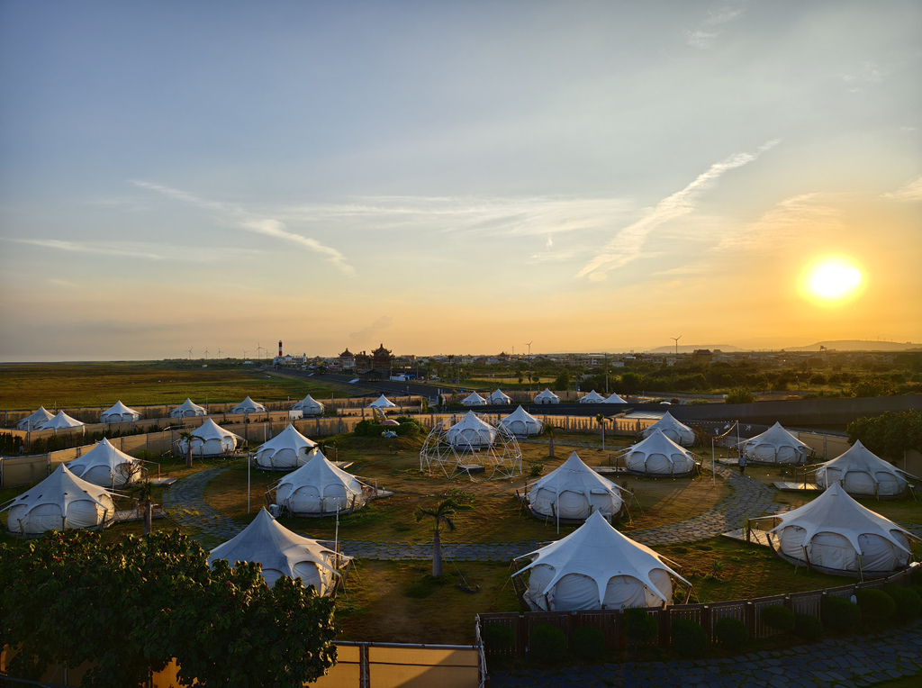 高美濕地豪華露營｜蟬說：夕陽漫漫｜一泊二食｜日式刨冰咖啡廳｜