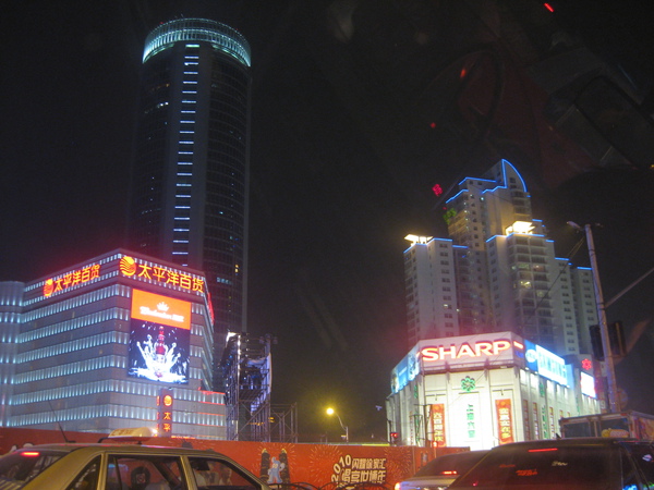 初來乍到夜上海