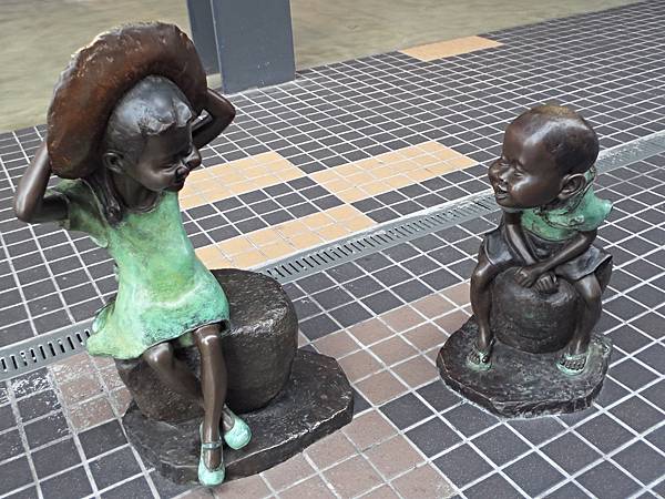 2兄妹.JPG 2兄妹.JPG