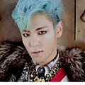 Fantastic-Baby-Stills-top-from-big-bang-29644156-715-360.png