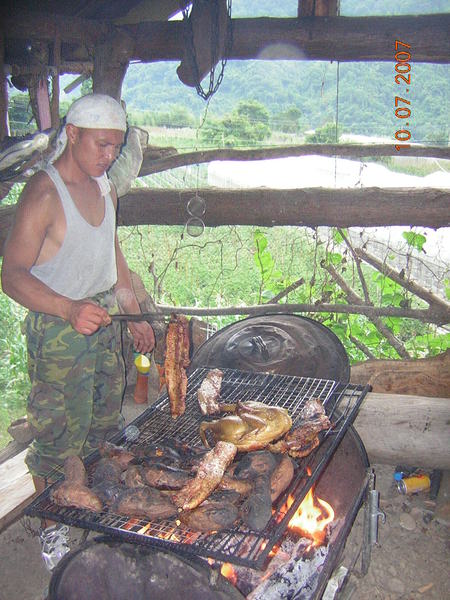 汽油桶烤肉架再次出動