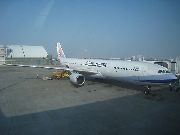 往香港的華航飛機