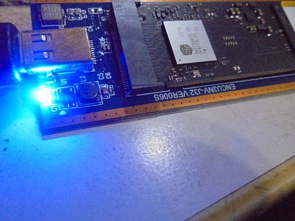 【送來檢測】Micron美光2400固態硬碟NVMe硬碟SS