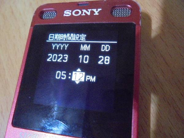 【正確充電】SONY索尼ICD-UX560F→4GB錄音筆使
