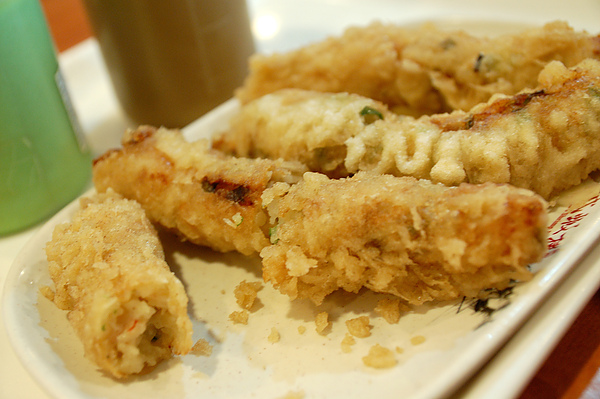 蝦捲跟台北的不同，可以點來吃