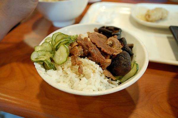 香菇飯，超級推薦(我吃了麵跟飯，心情太high了)