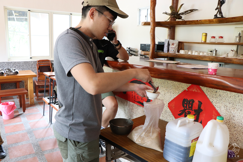 調製秘密醬汁中