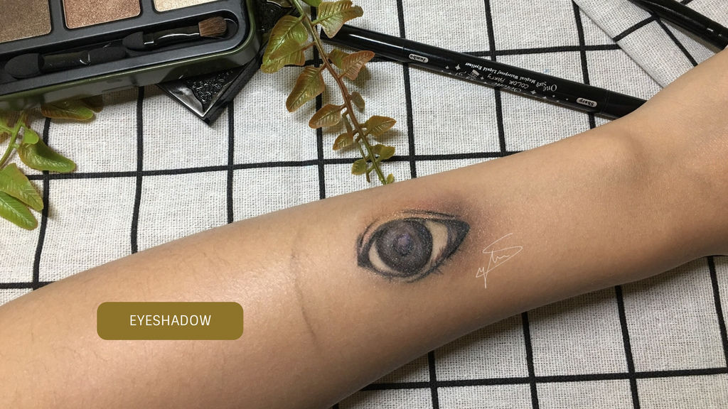 Eyeshadow.jpg Eyeshadow.jpg