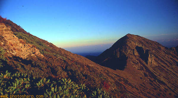 desk-800-sunrise-mt-snow.jpg