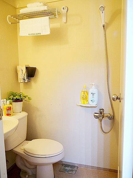 connection_bathroom connection_bathroom