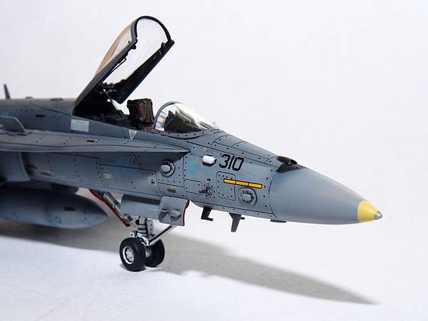 F18A-323