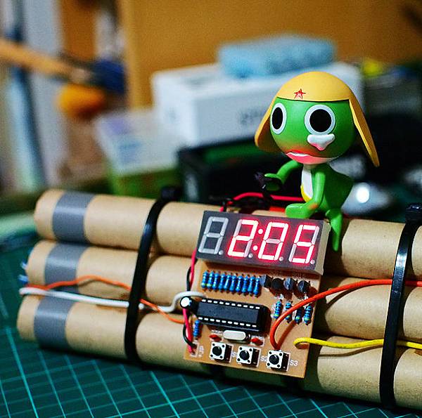 Bomb_Clock_16.JPG